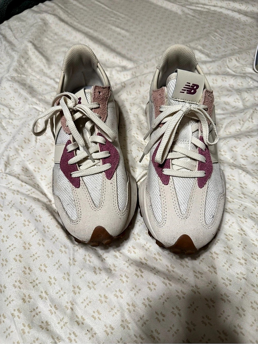 New Balance 327 Sneakers White & Pink US 8.5